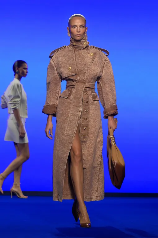 Schiaparelli весна-лето 2025 Schiaparelli весна-лето 2025