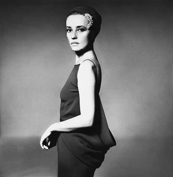 Жанна Моро, 1962 (by Richard Avedon © The Richard Avedon Foundation)