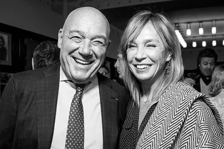 Российские писатели прочитают отрывки из своих новых книг в прямом эфире — и с коронами на голове