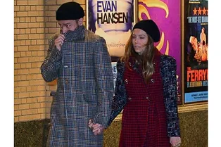 Джессика Бил отметила день рождения Джастина Тимберлейка в пальто Chanel и ботильонах Valentino