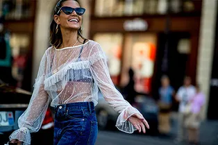 10 прозрачных блузок из тюля, как у звезд парижского стритстайла