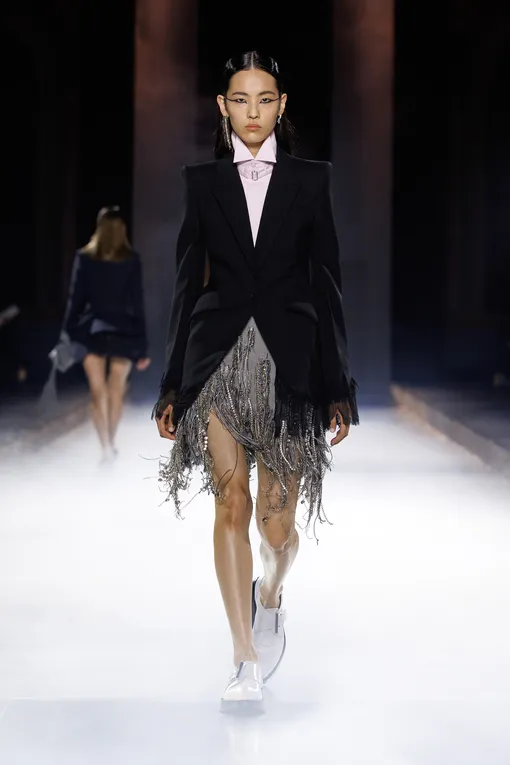 Alexander McQueen весна-лето 2025 Alexander McQueen весна-лето 2025