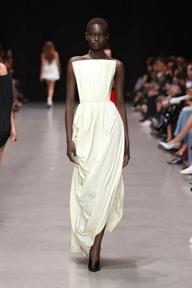 Stella McCartney весна-лето 2026 Stella McCartney весна-лето 2026