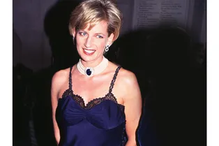 От принцессы Дианы до Рианны: 19 самых красивых шелковых платьев-комбинаций