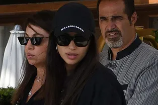 Все в сборе: Ирина Шейк и Брэдли Купер с дочкой Леей в Венеции