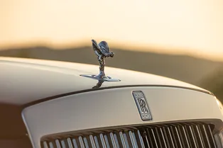 Новый Rolls-Royce Ghost так хорош, что вы сами захотите сесть за его руль