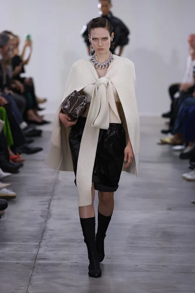 Jil Sander весна-лето 2024 Jil Sander весна-лето 2024