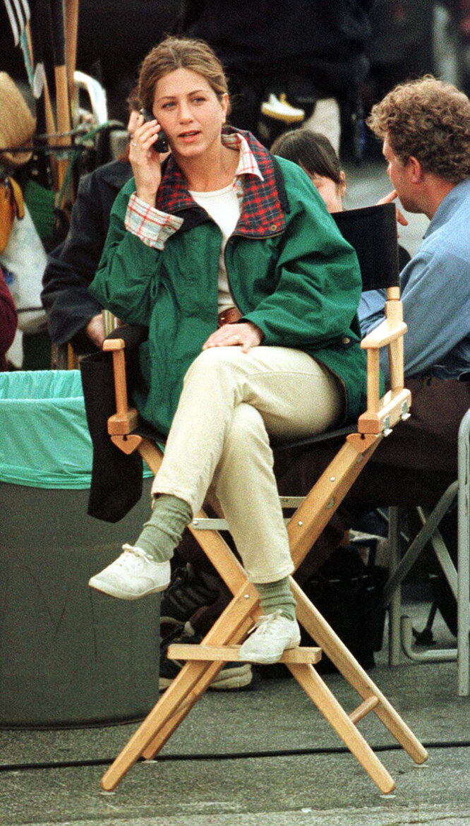 Дженнифер Энистон на съемках фильма «Хорошая девочка», 2001 год