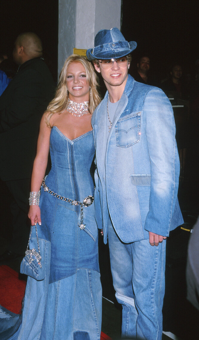 Бритни Спирс и Джастин Тимберлейк на церемонии American Music Awards, 2001