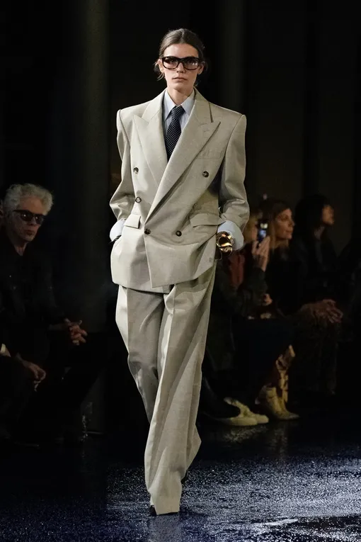 Saint Laurent весна-лето 2025 Saint Laurent весна-лето 2025