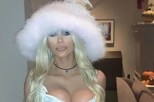 Ким Кардашьян повторила знаменитый образ Памелы Андерсон