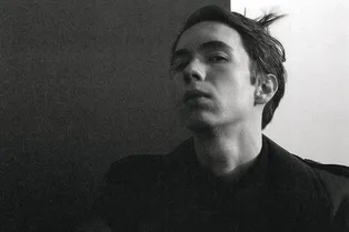 «С таким лицом, как у меня, в кино не занимаются сексом»: актер Денис Власенко — о нашумевшем сериале Happy End и вебкаме