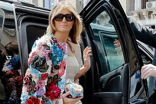 7 любимых сумок Мелании Трамп: от клатча Dolce & Gabbana до целой коллекции Birkin 7 любимых сумок Мелании Трамп: от клатча Dolce & Gabbana до целой коллекции Birkin