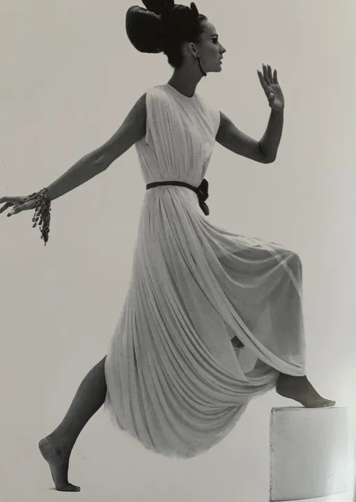 2. Платье Madame Grès. 1965 год. Фото: William Klein