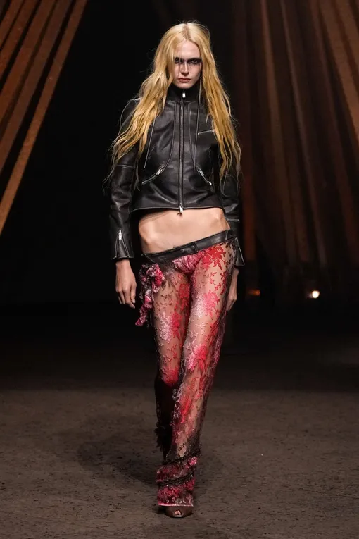 Alexander McQueen весна-лето 2026 Alexander McQueen весна-лето 2026