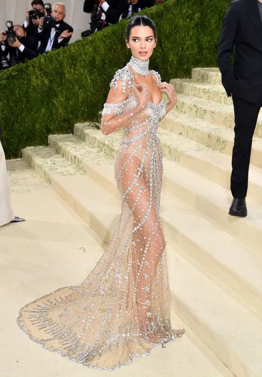Кендалл Дженнер на Met Gala, 2021 Кендалл Дженнер на Met Gala, 2021