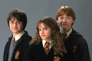 Посмотрите новый тизер спецэпизода «Гарри Поттера» — в нем главные герои вновь спешат на «Хогвартс-экспресс»