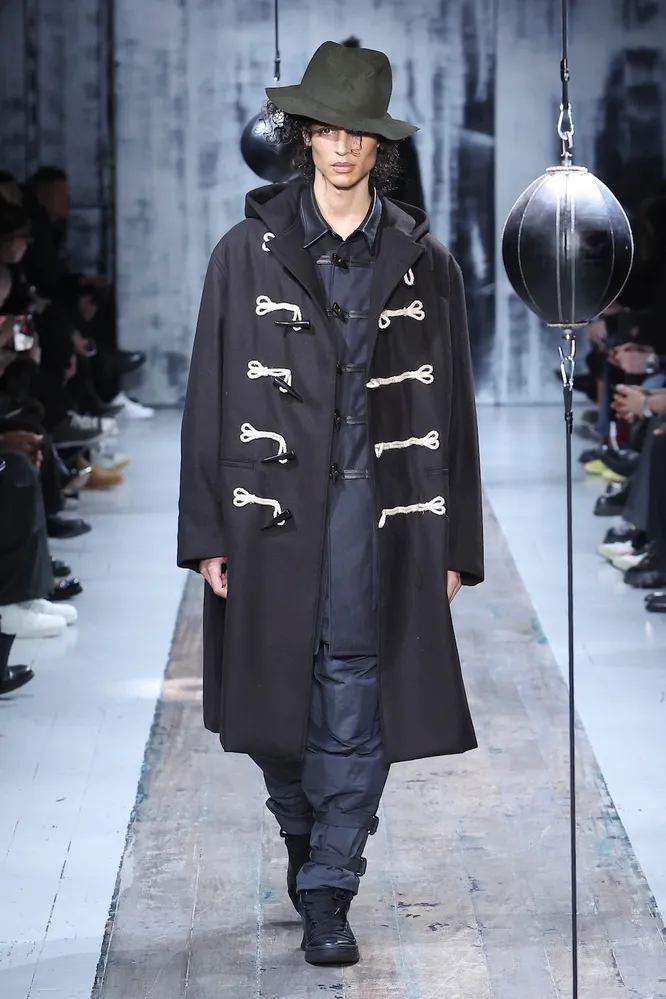 Yohji Yamamoto осень-зима 2026/27 Yohji Yamamoto осень-зима 2026/27