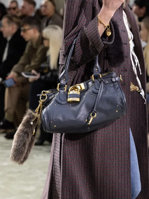 Сумка Paddington, показ Chloé осень-зима 2025/2026