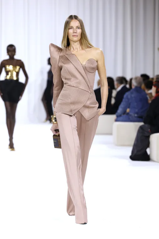 Balmain весна-лето 2025