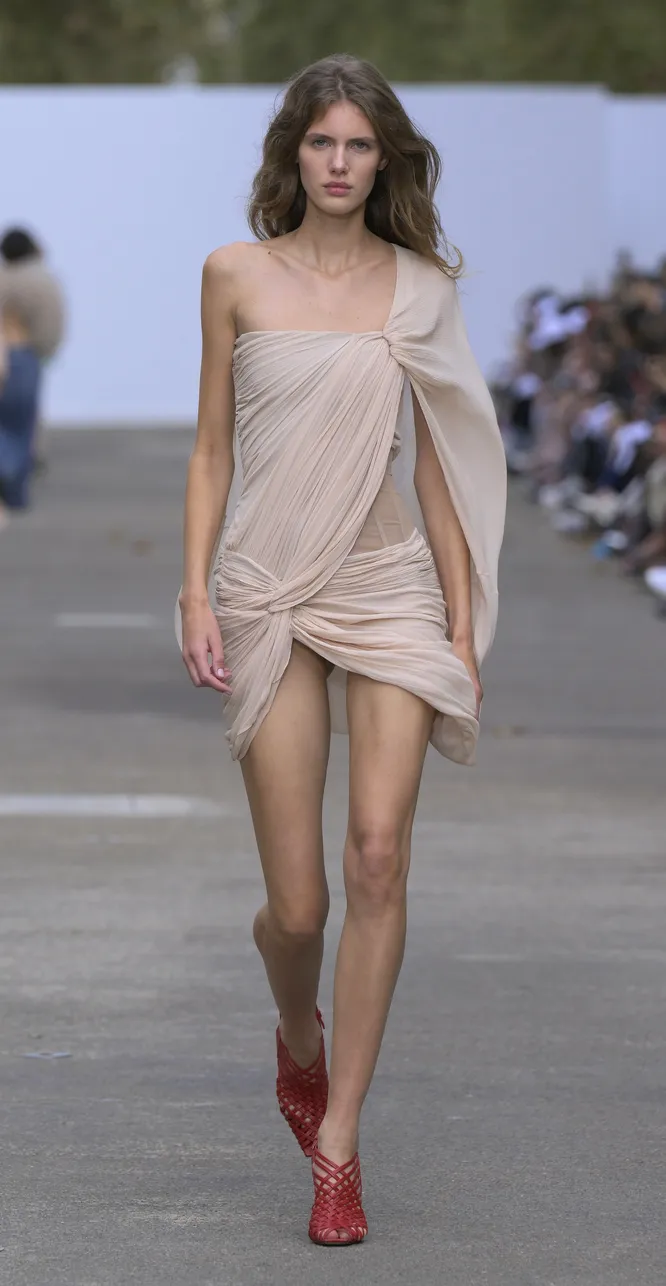 Stella McCartney весна-лето 2025