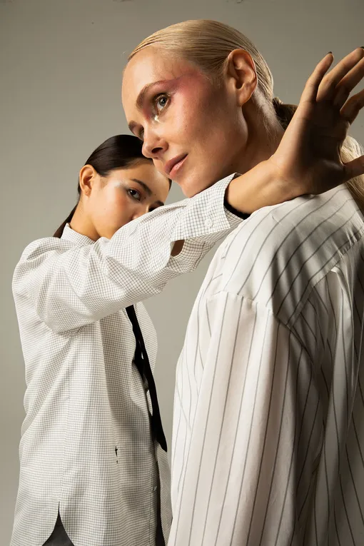 На Ольге: БЛУЗКА, Dior. ТОН DIOR BACKSTAGE LINE FACE AND BODY FOUNDATION, 1N, ТУШЬ ДЛЯ БРОВЕЙ DIORSHOW PUMP’N’BROW, 021, ТУШЬ DIORSHOW ICONIC OVERCURL, 090, ТЕНИ 5 COULEURS COUTURE, 549, ПОМАДА DIORIFIC, 070, РУМЯНА ROUGE BLUSH, 962 POISON MATTE. ВСЕ Dior Beauty. На Соне: БЛУЗКА, Dior; ГАЛСТУК – СОБСТВЕННОСТЬ СТИЛИСТА. ТОН DIOR BACKSTAGE LINE FACE AND BODY FOUNDATION, 2N, ПУДРА FOREVER CUSHION POWDER, 001, ТУШЬ DIORSHOW ICONIC OVERCURL, 090, РУМЯНА ROUGE BLUSH, 353, ТЕНИ 5 COULEURS COUTURE, 089. ВСЕ Dior Beauty На Ольге: БЛУЗКА, Dior. ТОН DIOR BACKSTAGE LINE FACE AND BODY FOUNDATION, 1N, ТУШЬ ДЛЯ БРОВЕЙ DIORSHOW PUMP’N’BROW, 021, ТУШЬ DIORSHOW ICONIC OVERCURL, 090, ТЕНИ 5 COULEURS COUTURE, 549, ПОМАДА DIORIFIC, 070, РУМЯНА ROUGE BLUSH, 962 POISON MATTE. ВСЕ Dior Beauty. На Соне: БЛУЗКА, Dior; ГАЛСТУК – СОБСТВЕННОСТЬ СТИЛИСТА. ТОН DIOR BACKSTAGE LINE FACE AND BODY FOUNDATION, 2N, ПУДРА FOREVER CUSHION POWDER, 001, ТУШЬ DIORSHOW ICONIC OVERCURL, 090, РУМЯНА ROUGE BLUSH, 353, ТЕНИ 5 COULEURS COUTURE, 089. ВСЕ Dior Beauty