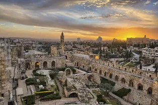 Израиль открыл границы для туристов, привитых вакциной «Спутник V»