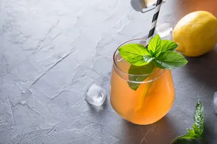 Чем полезна комбуча