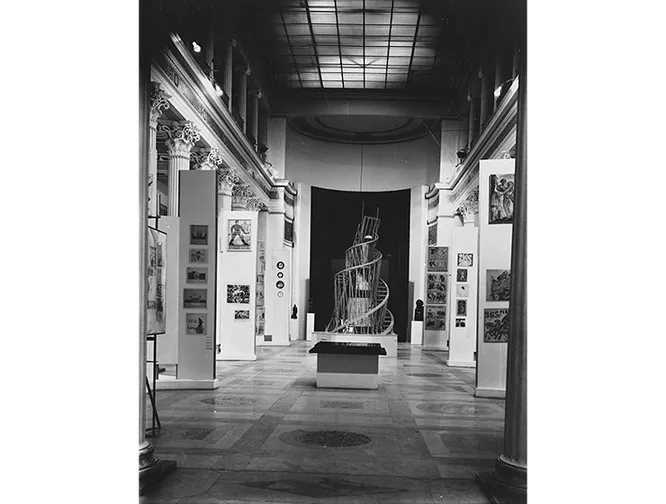 Экспозиция выставки «Москва Париж. 1900 1930» в Белом зале, 1981 год