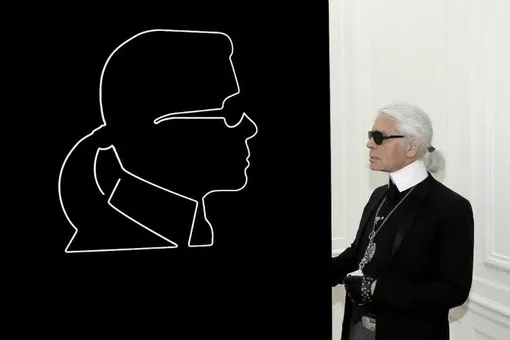 Белая пудра, черные очки: из чего «сделан» Карл Лагерфельд Белая пудра, черные очки: из чего «сделан» Карл Лагерфельд