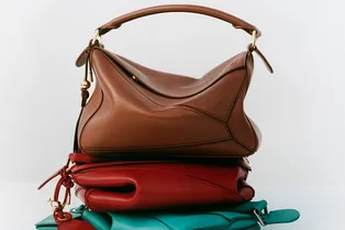 5 культовых сумок Loewe, за которые мы благодарны Джонатану Андерсону