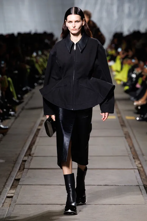 Alexander Mcqueen осень-зима 2024/25 Alexander Mcqueen осень-зима 2024/25