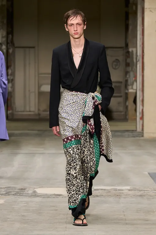 Dries Van Noten весна-лето 2026 Dries Van Noten весна-лето 2026