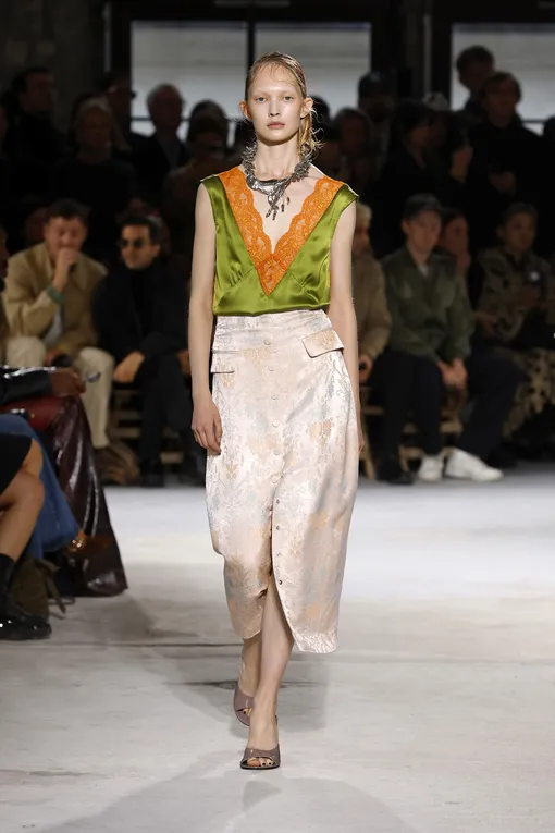 Dries Van Noten весна-лето 2025 Dries Van Noten весна-лето 2025