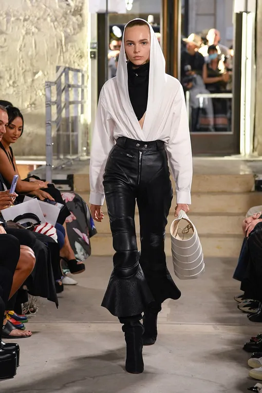 Alaïa весна-лето 2023 Alaïa весна-лето 2023