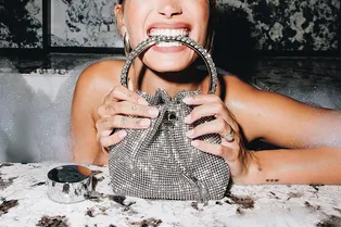 Самые нарядные мини-сумки, которые станут центром вашего праздничного образа и гардероба
