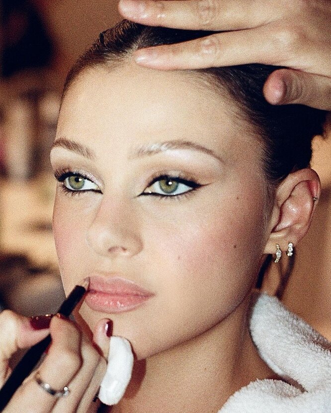 Тренды в оформлении бровей: 3 актуальных варианта