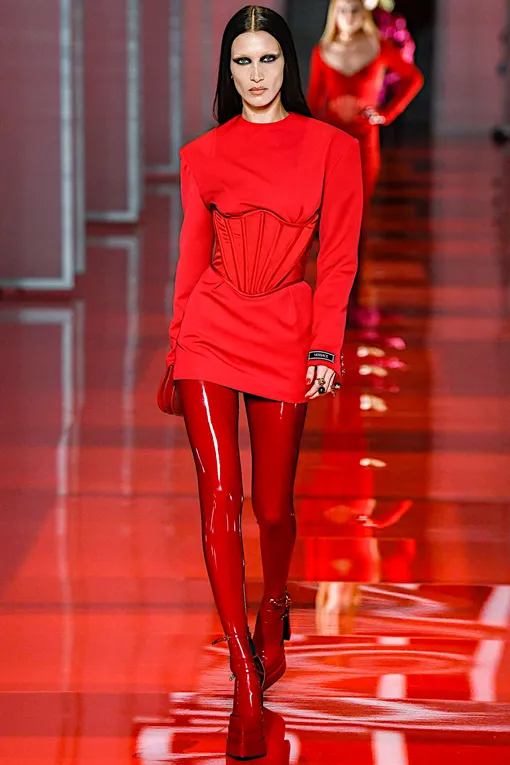 Versace осень-зима 2022/23 Versace осень-зима 2022/23