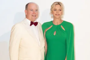 Князь Альбер II и княгиня Шарлен на балу Красного Креста