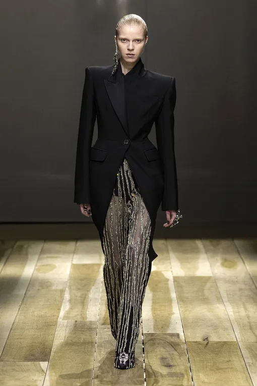 Alexander McQueen осень-зима 2023/24 Alexander McQueen осень-зима 2023/24