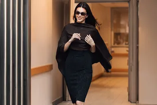 Это платье — все, что нужно в гардеробе, чтобы встретить весну во всеоружии Это платье — все, что нужно в гардеробе, чтобы встретить весну во всеоружии