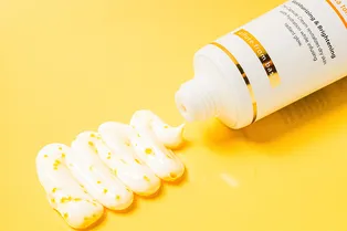 Пудра против жирного блеска, патчи для сияния и другие бьюти-новинки Пудра против жирного блеска, патчи для сияния и другие бьюти-новинки