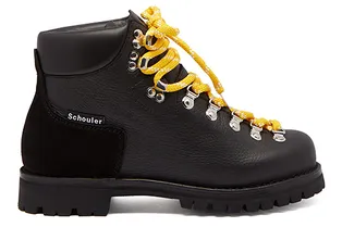 Грубые ботинки — идеальное средство против суровых холодов и ненастья