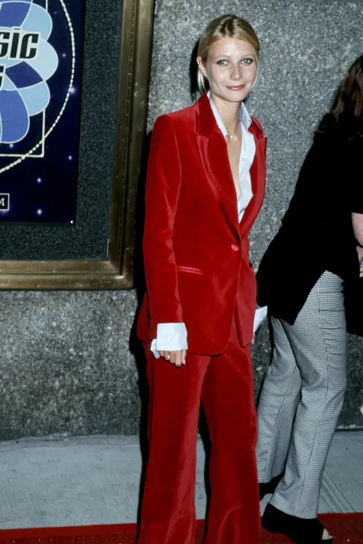 Гвинет Пэлтроу в Gucci в 1996 году Гвинет Пэлтроу в Gucci в 1996 году