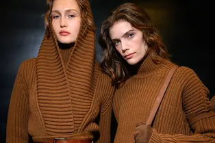 Свитер-лапша — наш любимый зимний тренд