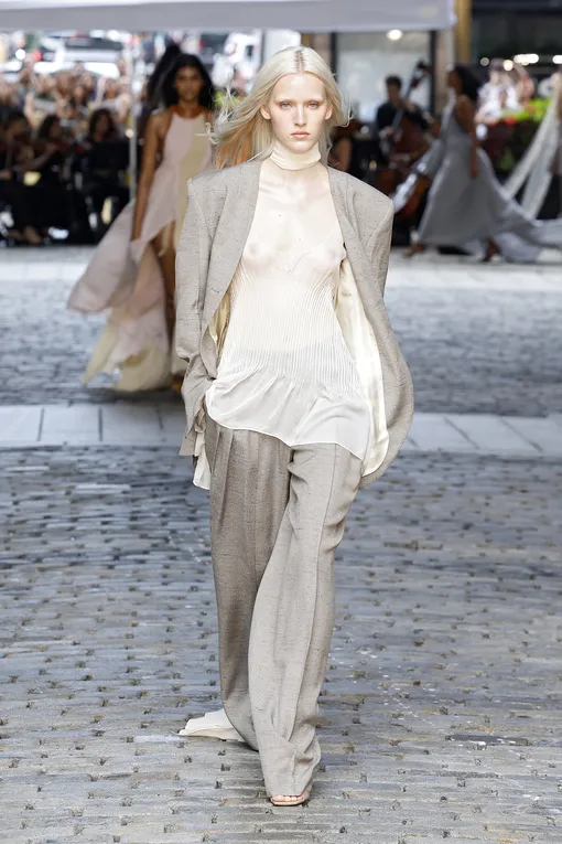 Prabal Gurung весна-лето 2025 Prabal Gurung весна-лето 2025
