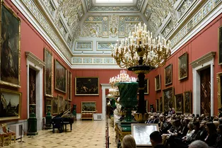 Чем заняться в Санкт-Петербурге в праздничный сезон