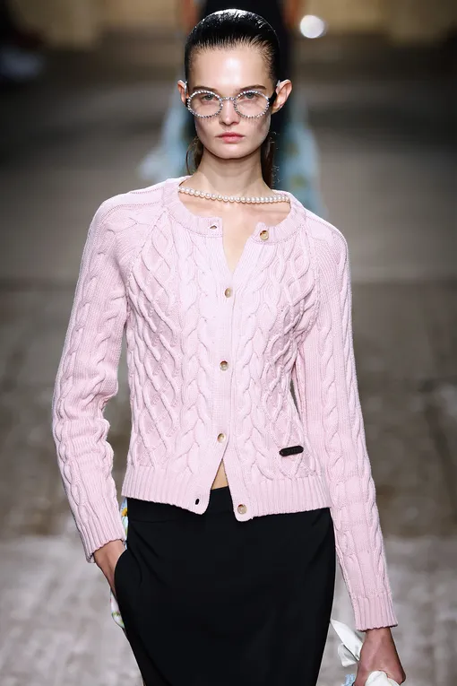 Moschino весна-лето 2025