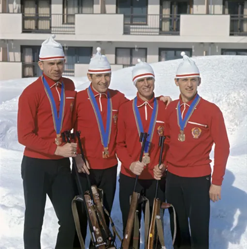 Акцентные головные уборы. XI зимние Олимпийские игры в Саппоро, 1972 Акцентные головные уборы. XI зимние Олимпийские игры в Саппоро, 1972