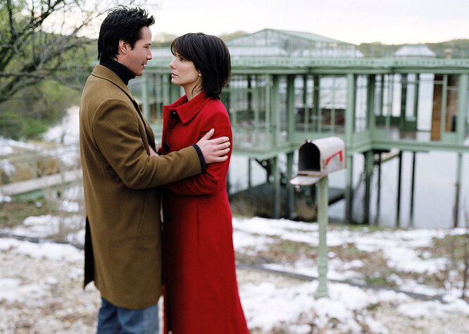 Кадр из фильма «Дом у озера» (2006)